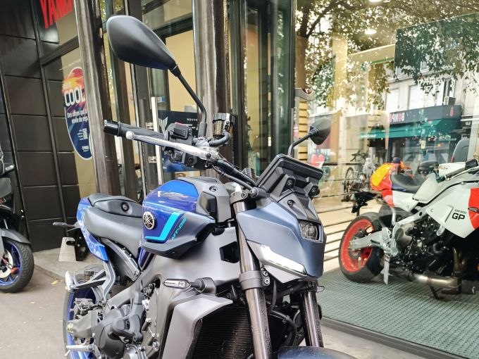 YAMAHA MT-09 4