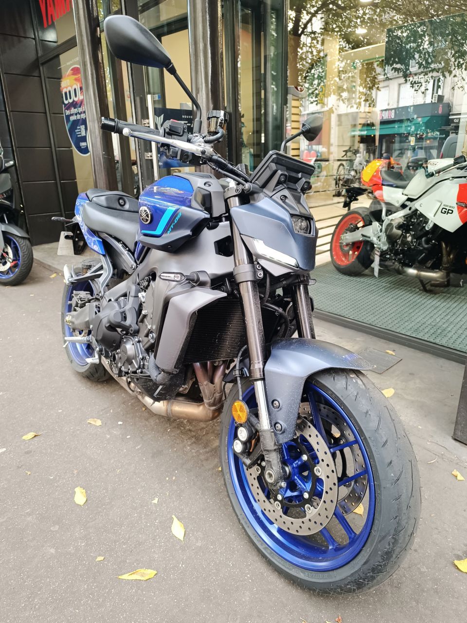 YAMAHA MT-09 4