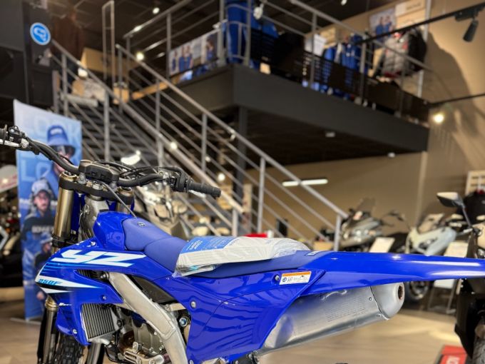 YAMAHA YZ250F 4