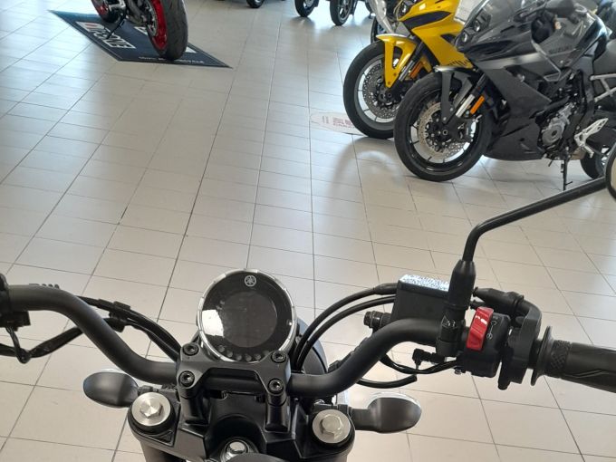 YAMAHA XSR 125 4