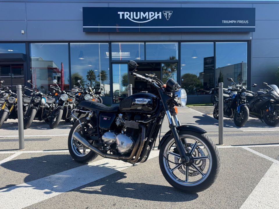 TRIUMPH BONNEVILLE 865 SE 4