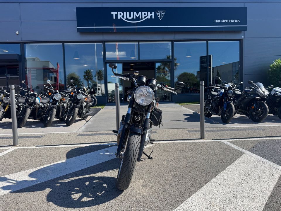 TRIUMPH BONNEVILLE 865 SE 4