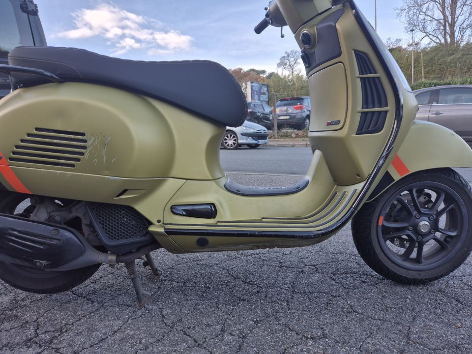VESPA GTS SUPER SPORT 4