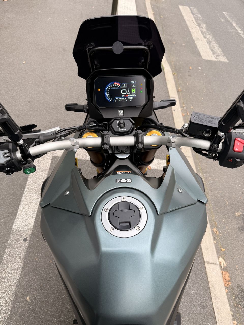 SUZUKI V-STROM 800DE 4