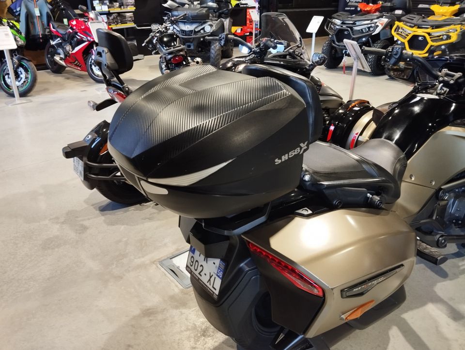 CAN-AM SPYDER F3-T 4