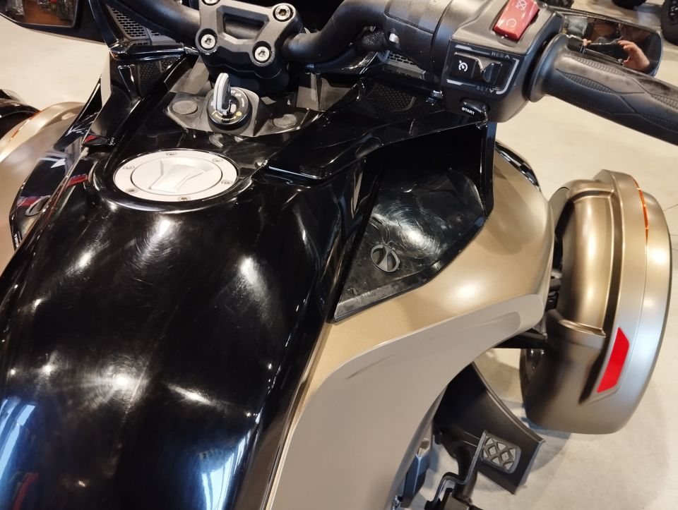 CAN-AM SPYDER F3-T 4