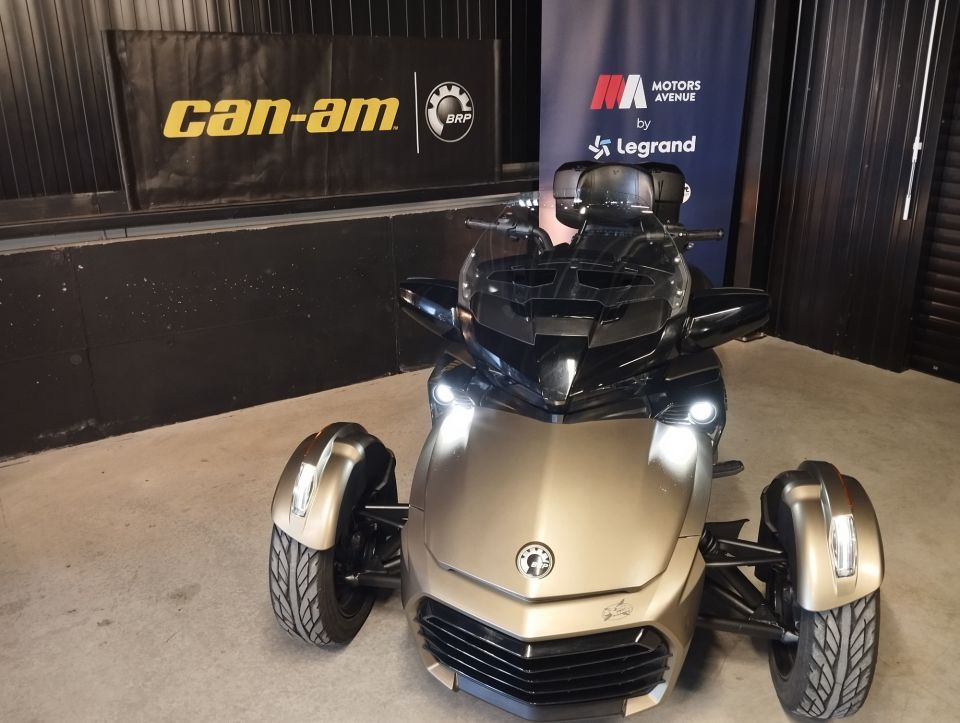 CAN-AM SPYDER F3-T 4