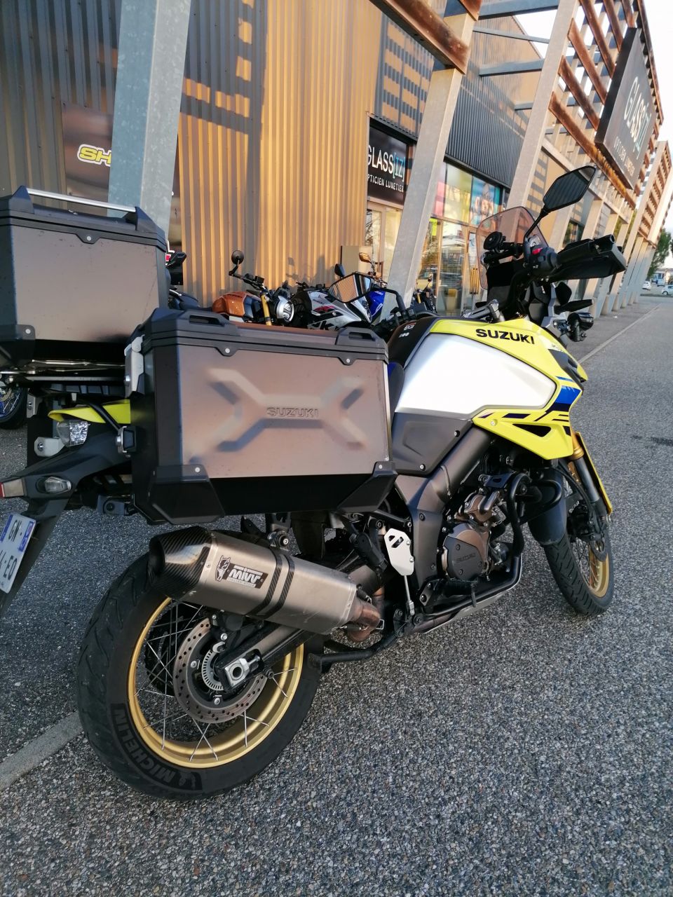 SUZUKI DL V-STROM 1050DE 4