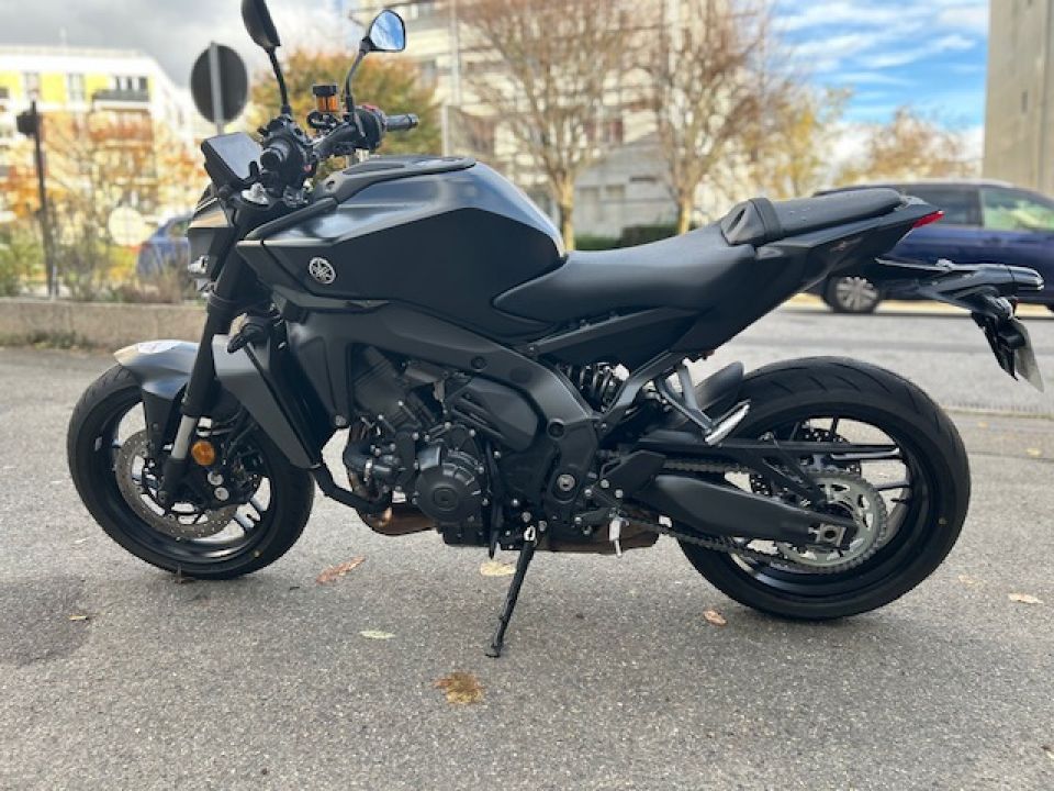 YAMAHA MT-09  Y-AMT 4