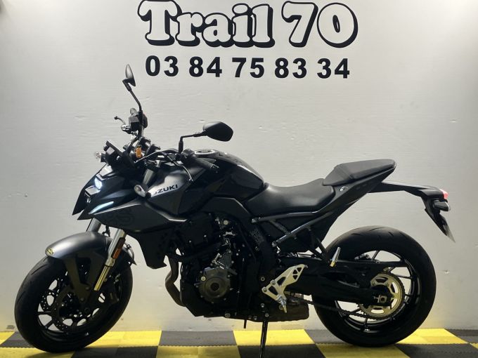 SUZUKI GSX-8S 4