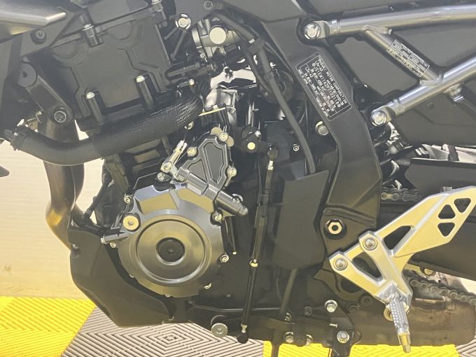 SUZUKI GSX-8S 4