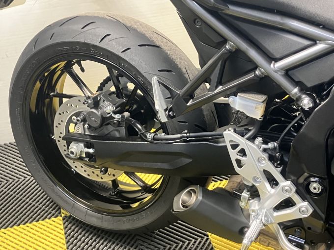 SUZUKI GSX-8S 4