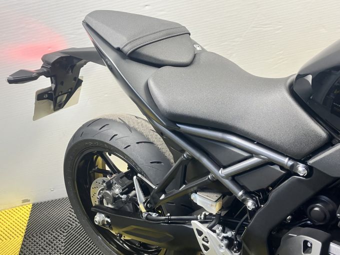 SUZUKI GSX-8S 4