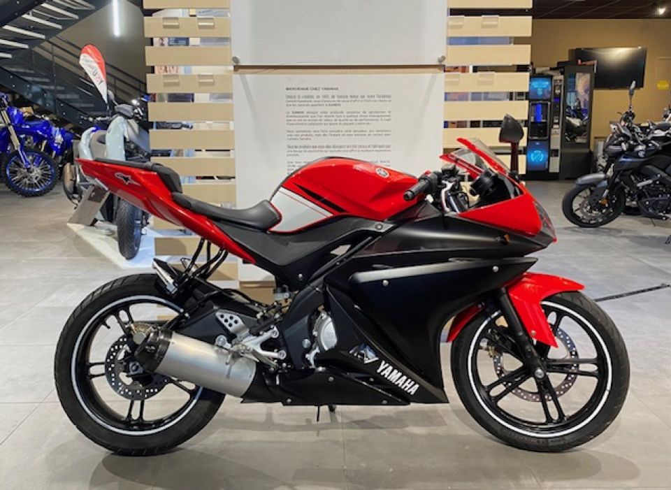YAMAHA YZF-R 125 4