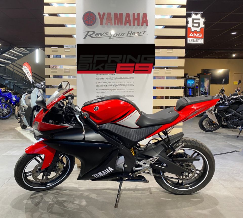 YAMAHA YZF-R 125 4