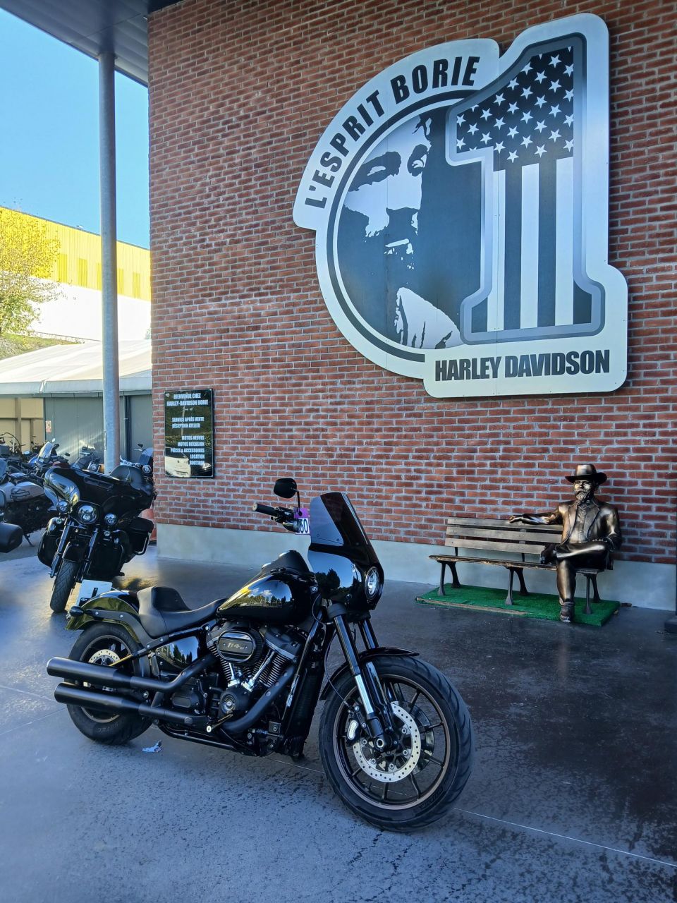 HARLEY-DAVIDSON SOFTAIL LOW RIDER 1870 S 4