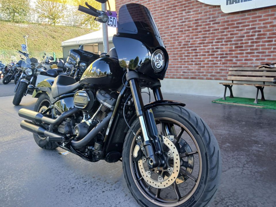 HARLEY-DAVIDSON SOFTAIL LOW RIDER 1870 S 4