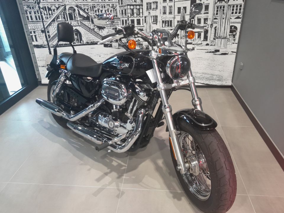 HARLEY-DAVIDSON SPORTSTER CUSTOM 1200 4