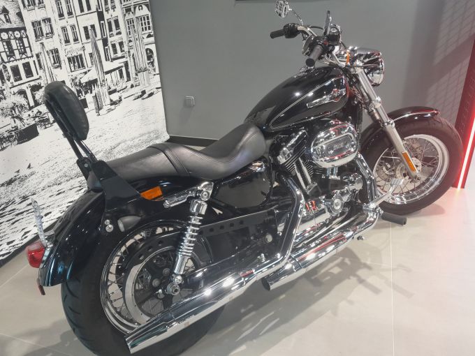 HARLEY-DAVIDSON SPORTSTER CUSTOM 1200 4