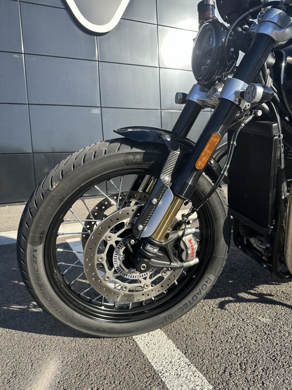 TRIUMPH BONNEVILLE BOBBER TFC 4