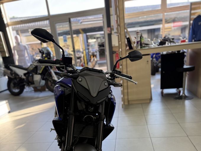 YAMAHA MT-03 4