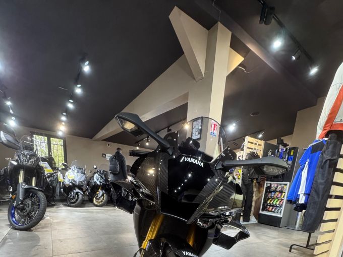 YAMAHA YZF 1000 R1 M 4