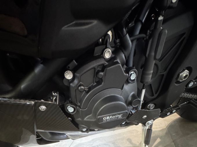 YAMAHA YZF 1000 R1 M 4