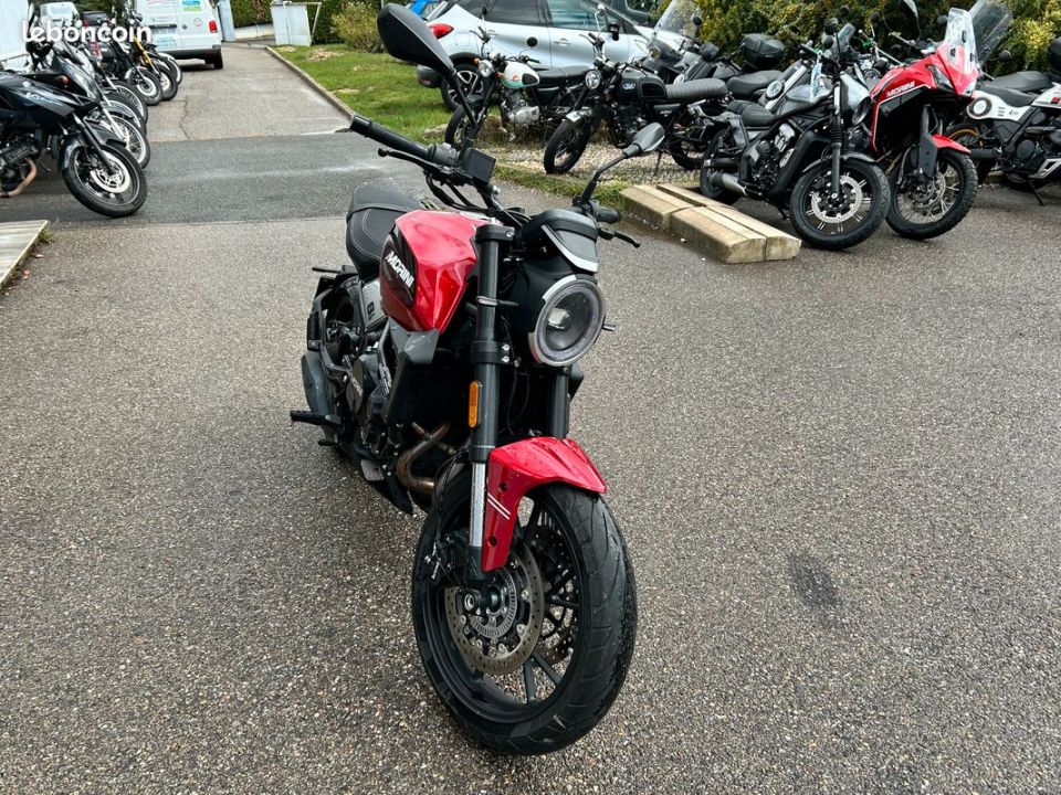 MOTO MORINI SEIEMMEZZO 650 4
