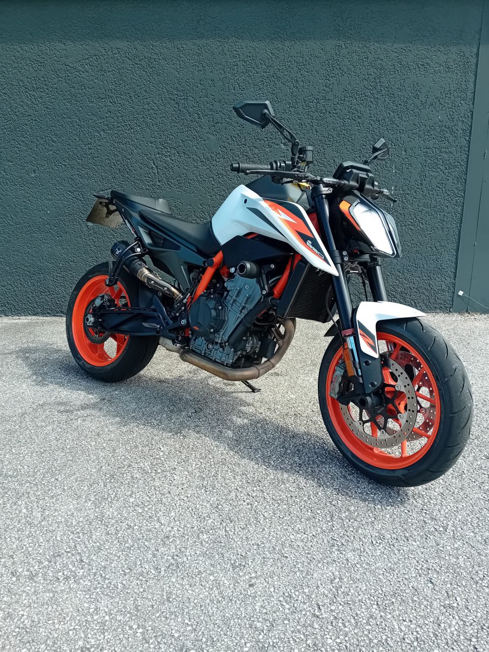 KTM 890 DUKE R 4