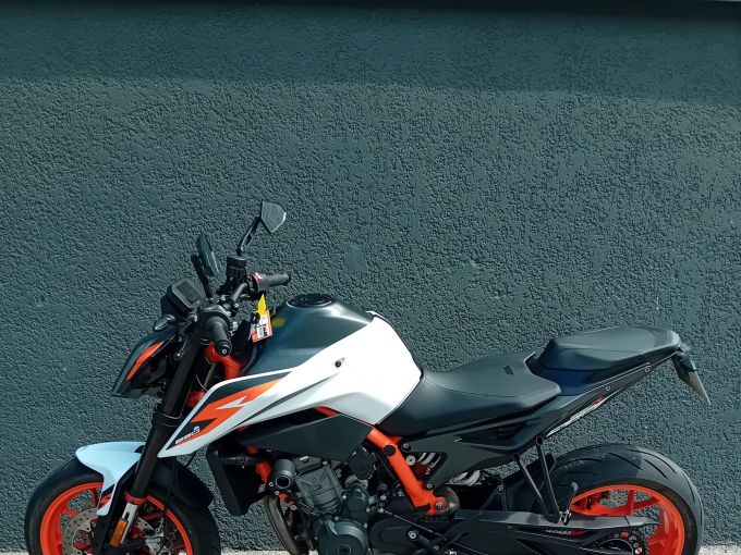 KTM 890 DUKE R 4
