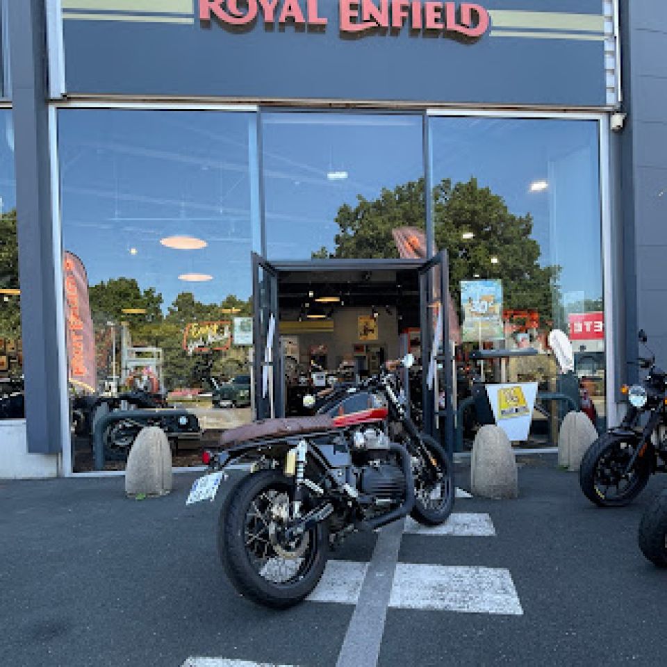 ROYAL ENFIELD INTERCEPTOR 650 SUNSET STRIP 4