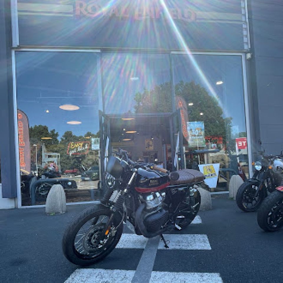 ROYAL ENFIELD INTERCEPTOR 650 SUNSET STRIP 4