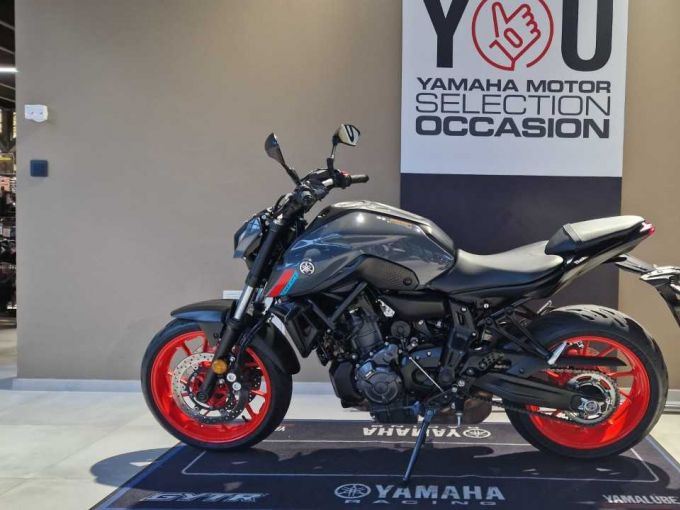 YAMAHA MT-07 (47.5CV) 4