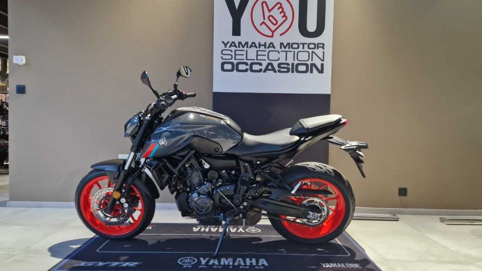 YAMAHA MT-07 (47.5CV) 4
