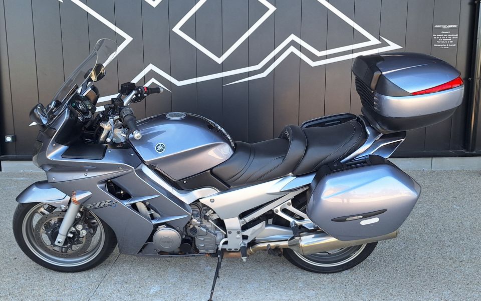 YAMAHA FJR 1300 ABS 4