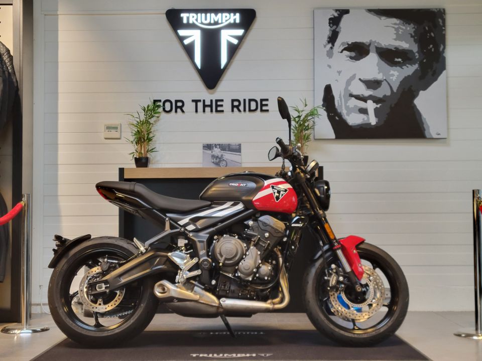 TRIUMPH TRIDENT 660 4