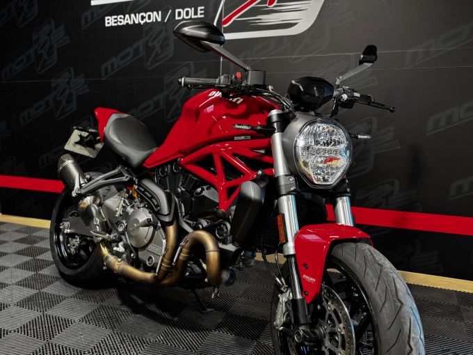 DUCATI MONSTER 821 4