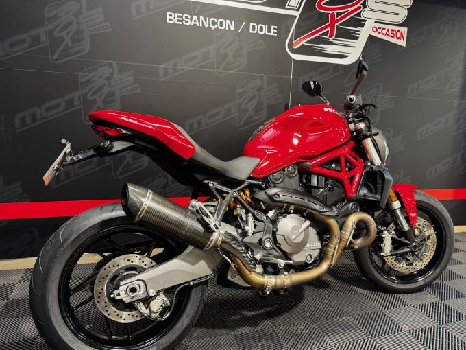 DUCATI MONSTER 821 4