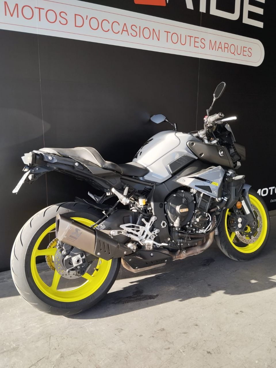 YAMAHA MT-10 4