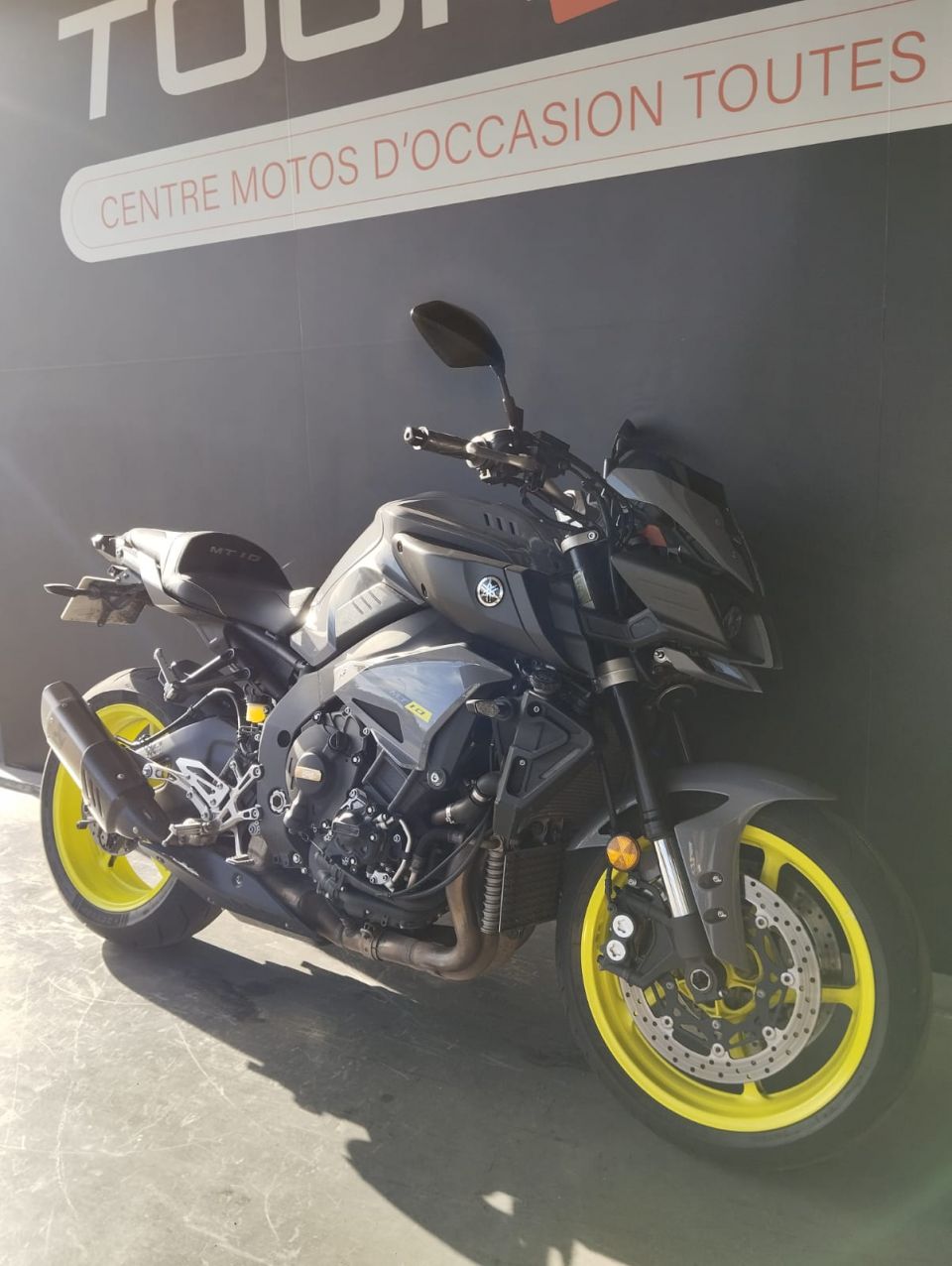 YAMAHA MT-10 4