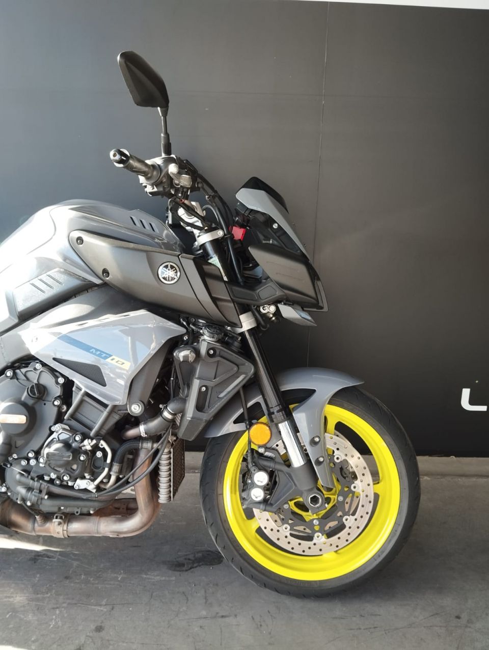 YAMAHA MT-10 4