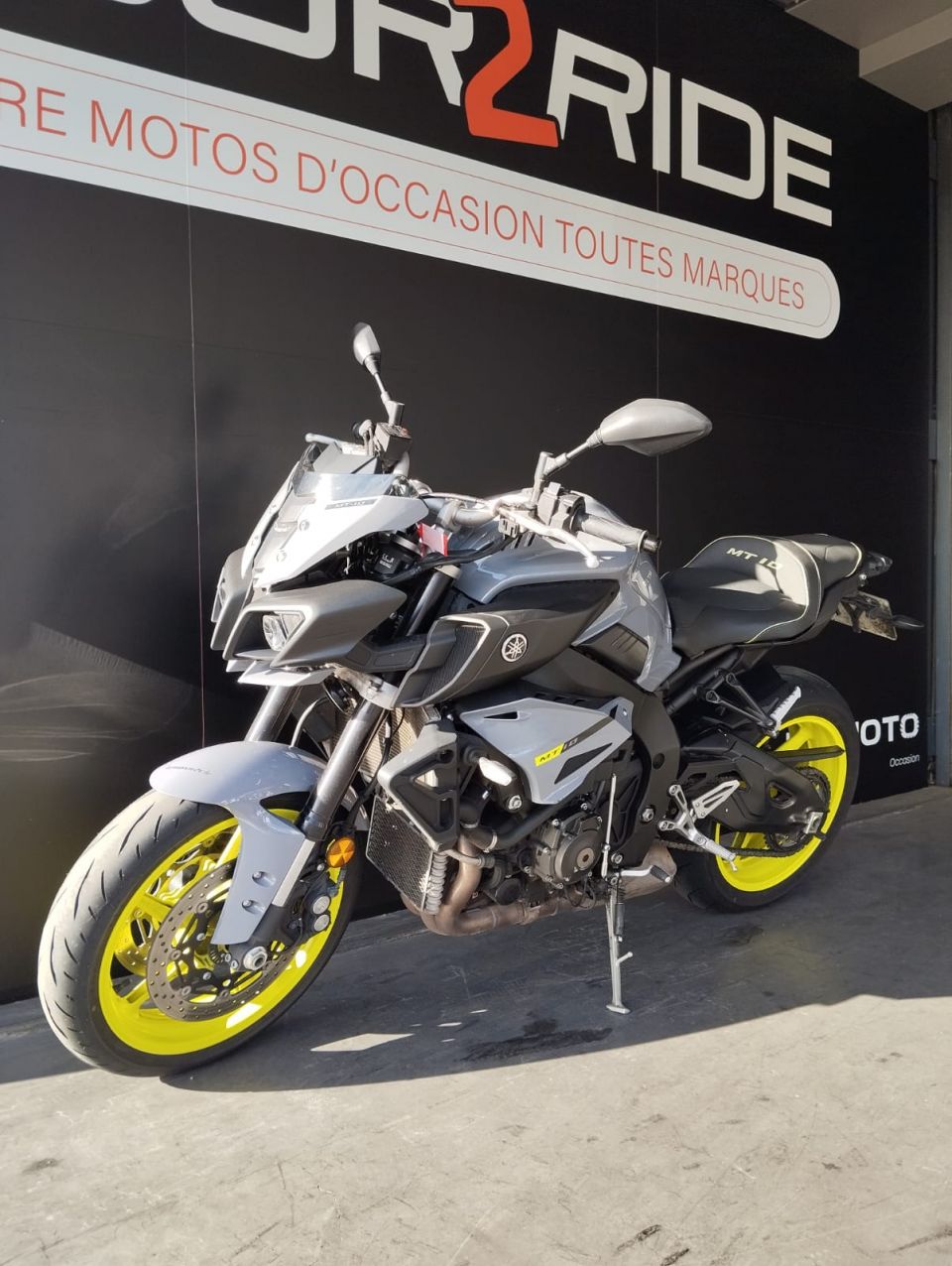 YAMAHA MT-10 4