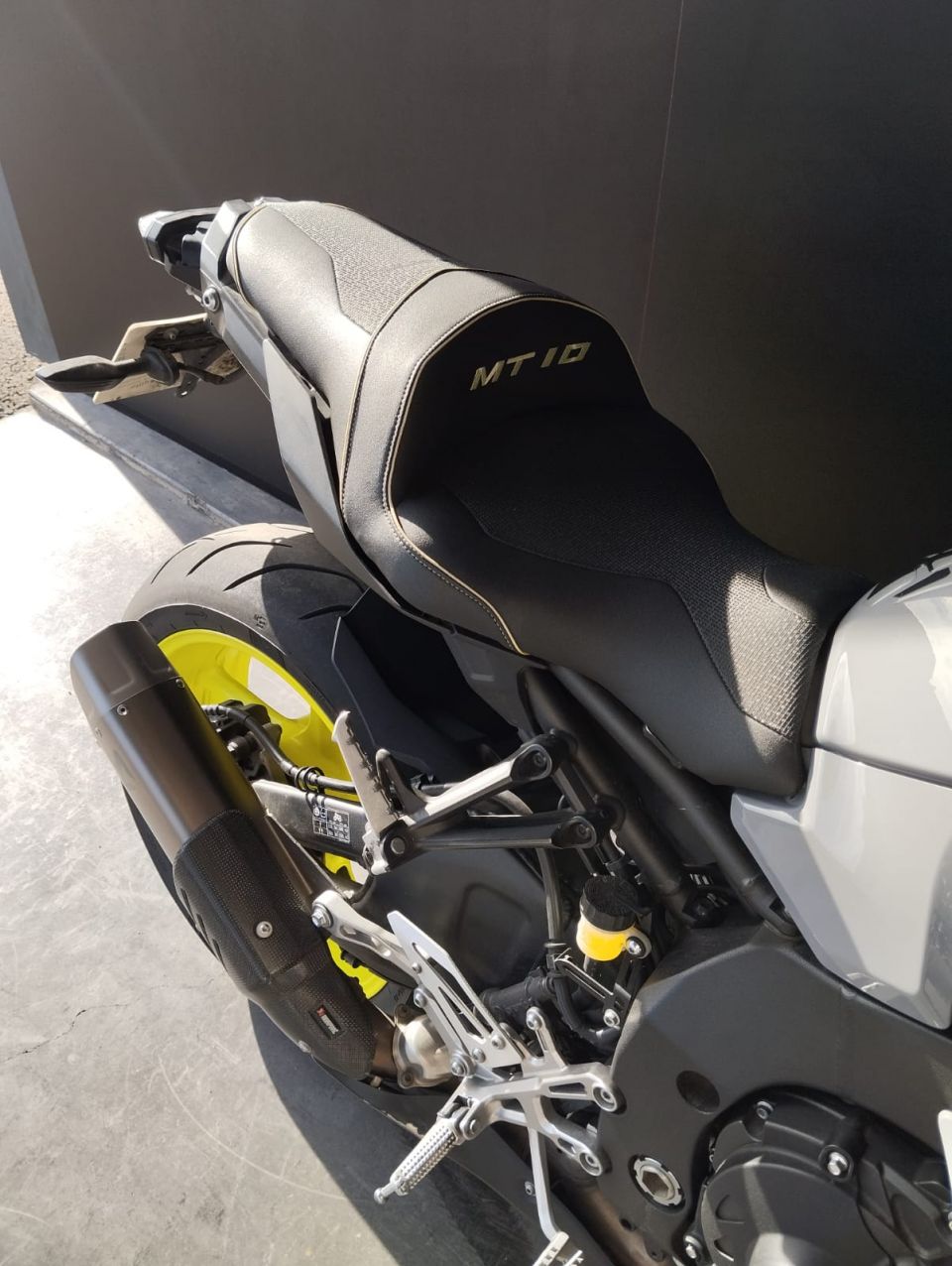 YAMAHA MT-10 4