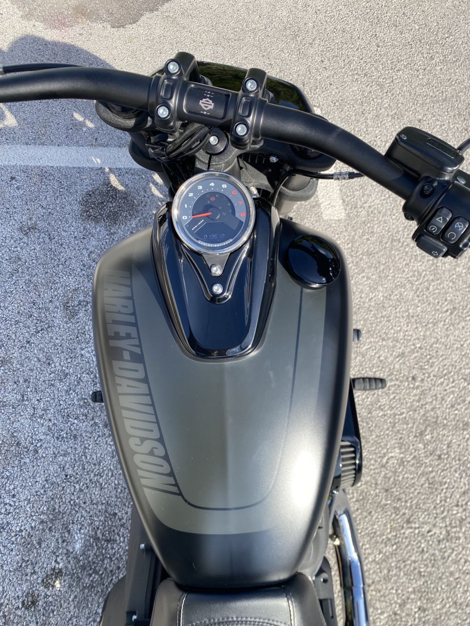 HARLEY-DAVIDSON SOFTAIL FAT BOB 1745 4