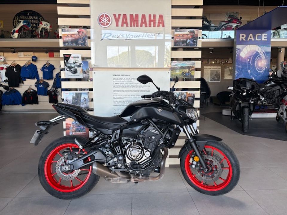 YAMAHA MT-07 FULL POSSIBILITE A2 78€/MOIS GTIE 12 MOIS ENTRETIEN A JOUR 4