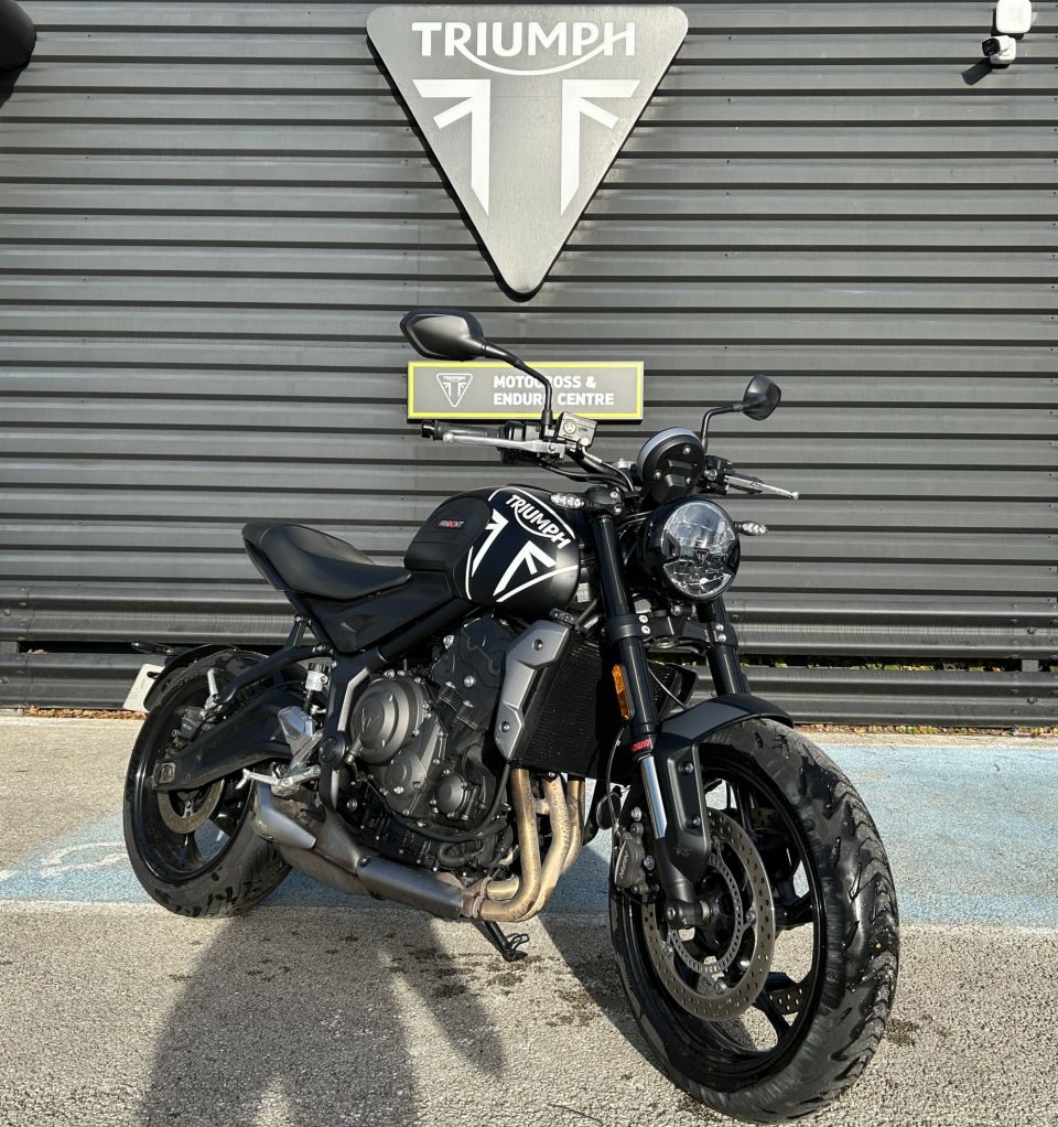 TRIUMPH TRIDENT 660 4
