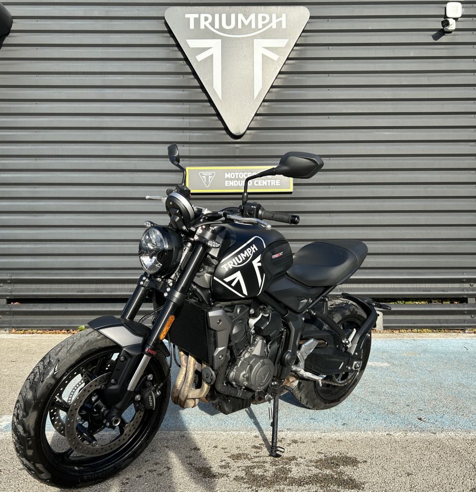 TRIUMPH TRIDENT 660 4