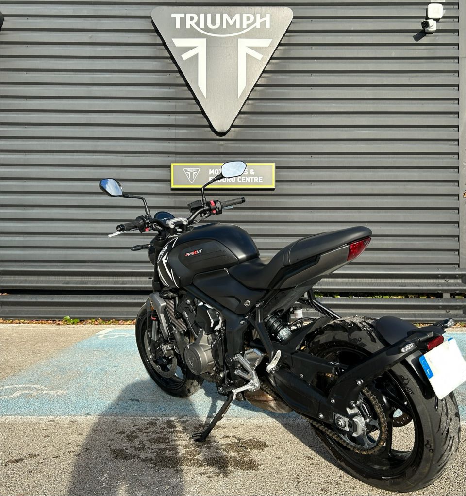 TRIUMPH TRIDENT 660 4