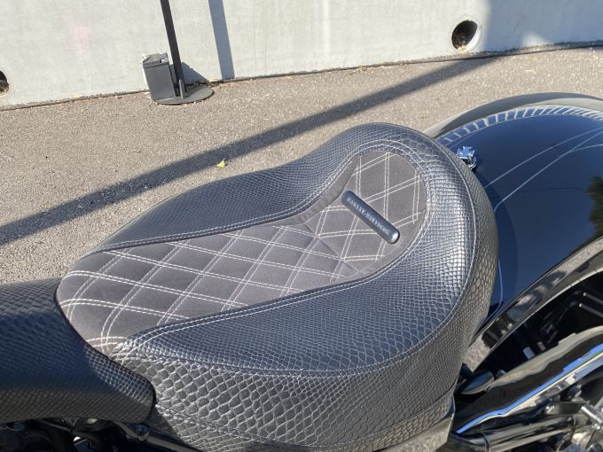 HARLEY-DAVIDSON SOFTAIL BREAKOUT 1745 4
