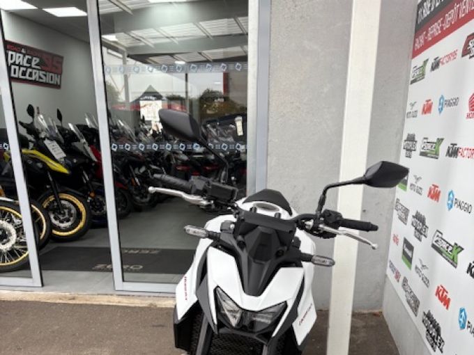 HONDA CB 750 HORNET 4